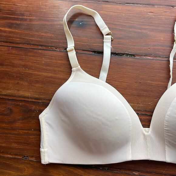 LIVELY All Day Deep V Plunge lightly lined nude bra sz 38C - Picture 3 of 6